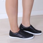 Sapatênis Feminino Casual Rasteiro em Couro de Ajuste Elástico e Zíper Lateral Muito Leve e Confortável