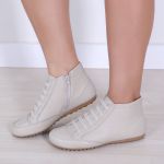 Bota Feminina Cano Curto Confortável em Couro Legítimo de Elástico e Zíper Lateral