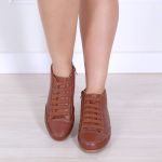 Bota Feminina Cano Curto Confortável em Couro Legítimo de Elástico e Zíper Lateral