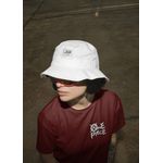 Camiseta Feminina One Piece Bordô – Estampa Exclusiva Luffy Gear 5 Joy Boy