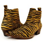 Botina Country Masculina Bico Fino Couro Bovino Legítimo Pelo Zebra Rajado