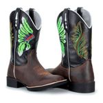 Bota Texana Masculina Cano Padrão Couro Legítimo Mustang Café e Látego Preto Bordado Cocar