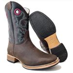 Bota Texana Masculina Cano Padrão Couro Legítimo Mustang Café e Látego Preto Bordado Linha Solado Couro Reto