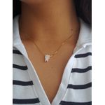 Colar com Pingente Menina e Menino de Madre Perola