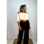 Calça Wide Leg com Fenda - Preta