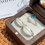 Alianças bruna com 4 mm com solitario love