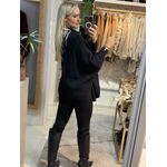 Capa Oversized Em Fio Pluma Com Cinto Preto 3005