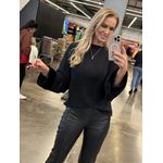 Blusa Biamar Com Pele Fake na Manga Preto