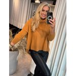 Blusa Biamar De Fio Pluma Com Gola Boba Caramelo
