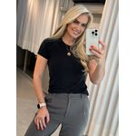 Blusa Canelada Biamar Com Gola Redonda Preto