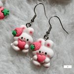 Brincos bunny with strawberry