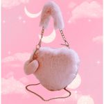 Bolsa de coração de pelúcia 