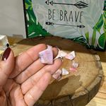 PEDRA ROLADA OPALA ROSA – AMOR E EMOÇÕES 