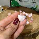 PEDRA ROLADA OPALA ROSA – AMOR E EMOÇÕES 