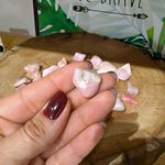 PEDRA ROLADA OPALA ROSA – AMOR E EMOÇÕES 