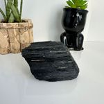 TURMALINA NEGRA 667G 9CM - PEÇA ÚNICA
