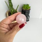 ESFERA QUARTZO ROSA - PEÇA ÚNICA / PEDRA DO AMOR, PAZ, AUTOESTIMA