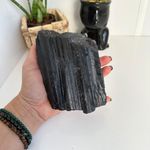 Pedra Bruta Turmalina Negra 930g 12 cm - Peça única