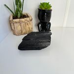 Pedra Bruta Turmalina Negra 930g 12 cm - Peça única