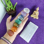 Kit Pedras 7 Chakras e Placa de Selenita – Alinhamento Energético