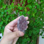PEDRA BRUTA LEPIDOLITA/MICA LILÁS – AFLORA SENSIBILIDADE
