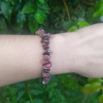Pulseira de cascalho Pedra Rodonita - Equilíbrio Emocional