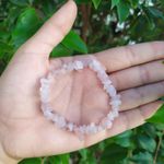 PULSEIRA DE CASCALHO PEDRA QUARTZO ROSA – AMOR E PAZ