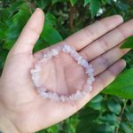 PULSEIRA DE CASCALHO PEDRA QUARTZO ROSA – AMOR E PAZ