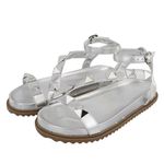 Flatform Camila Prata