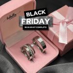 PAR DE ALIANÇAS AÇO INOXIDÁVEL 5’MM CRAVEJADA NO CANTO/POLIDA RETA - COM ANEL SOLITÁRIO DE BRINDE 