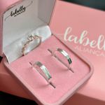 PAR DE ALIANÇAS 3'MM POLIDA COM FRISO - COM ANEL SOLITÁRIO BELIZE