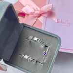 PAR DE ALIANÇAS 3'MM FOSCA COM DOIS FRISOS - COM ANEL SOLITÁRIO MINI LOVE ROXO