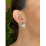 Brinco Flor Vazada Micro Zircônias Cristal Ouro