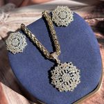 Conjunto Brinco e Colar Luxo Cravação