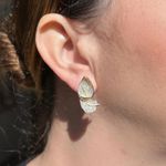 Conjunto Brinco E Colar Copo De Leite Cravejado Dourado
