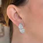 Conjunto Brinco e Colar Copo de Leite Cravejado