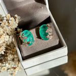 Brinco Oval Folhas Turmalina Verde