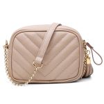 Bolsa Jhully em Couro Feminina na cor Nude com Corrente Dourada e Tassel