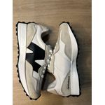 Tênis Casual Feminino New Balance 327 V1 - Cinza com Preto
