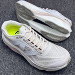Tênis New Balance Fuelcell Rebel V4 Unissex - Creme