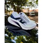 Tênis New Balance Fuelcell Rebel V4 Unissex - Branco Preto 