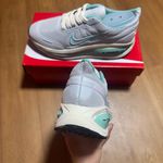 Tênis Feminino NK ZoomX Vomero - Verde Claro 