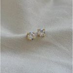 Brinco Solitário com Pedra Zircônia Banhado em Ouro 18k