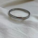 Bracelete Rígido Liso Clássico em Aço Inox Prata