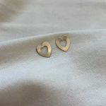 Brinco Stud Coração Minimalista em Aço Inox Prata