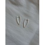 Brinco Curvo Escultural Banhado em Prata 925