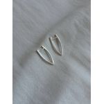 Brinco Curvo Escultural Banhado em Prata 925