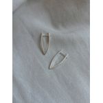 Brinco Curvo Escultural Banhado em Prata 925