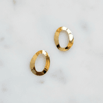 Brinco Oval Escultural Banhado em Ouro 18k
