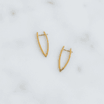 Brinco Curvo Escultural Banhado em Ouro 18k